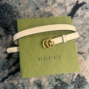 Gucci Leather Belt with double g buckle.
